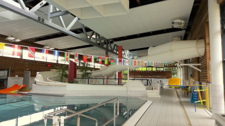 Lire la suite à propos de l’article Toboggan Piscine
